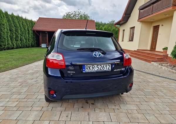 Toyota Auris cena 41900 przebieg: 139000, rok produkcji 2011 z Poddębice małe 154